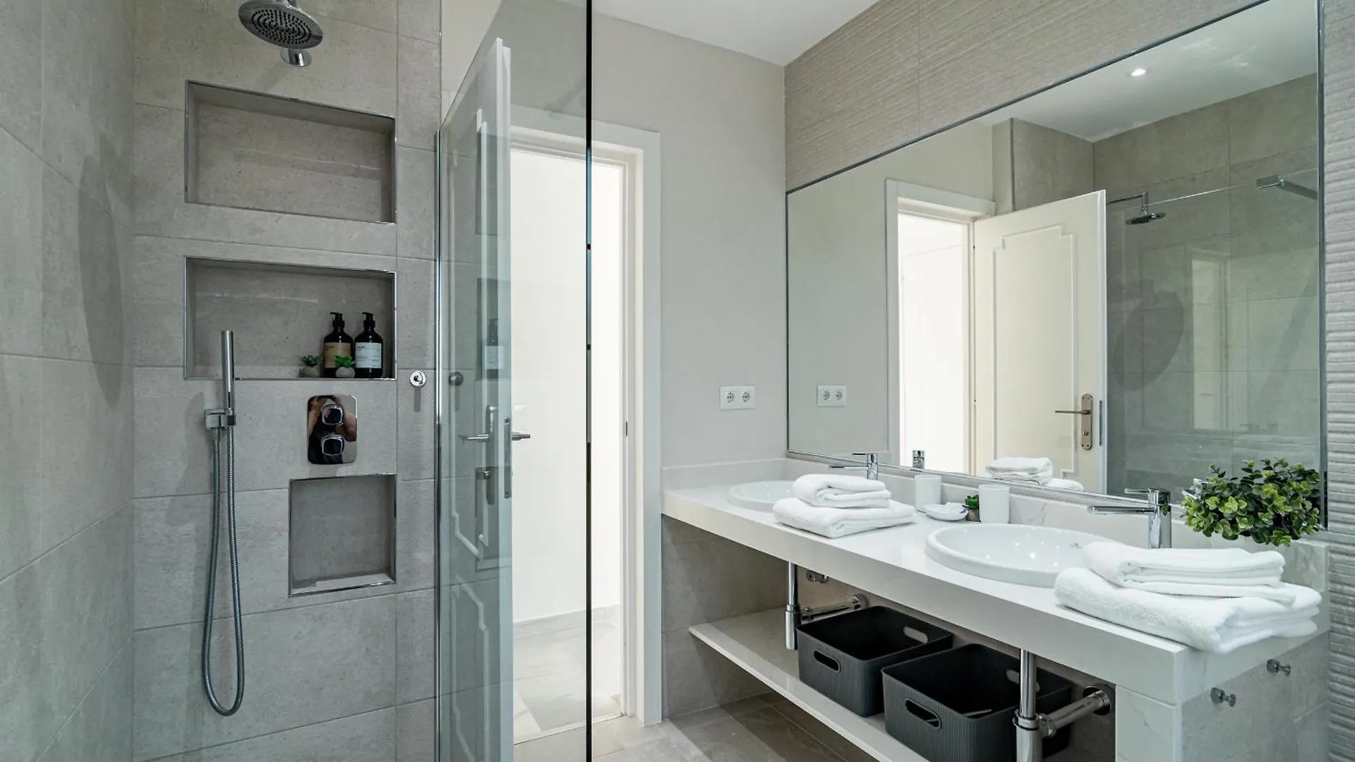 Ab4 - Vacation Home, Marbella By Roomservices
